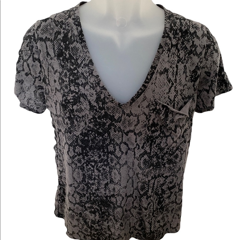 NWOT Socialite Gray & Black V-Neck Short Sleeve Pocket Shirt